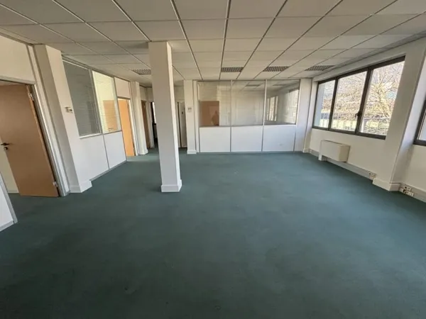 Bureaux 2 pièces 164 m²