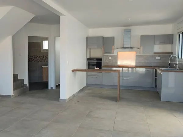 VILLA F4 RÉCENTE - 98 m² - BOIS DE NÈFLES COCO