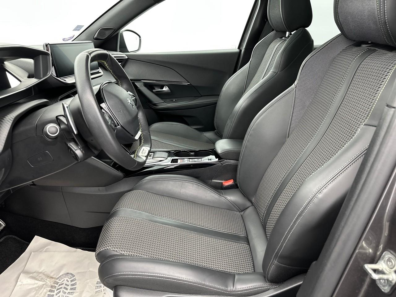 Peugeot 2008 puretech 130 s&s eat8 gt — photo 9