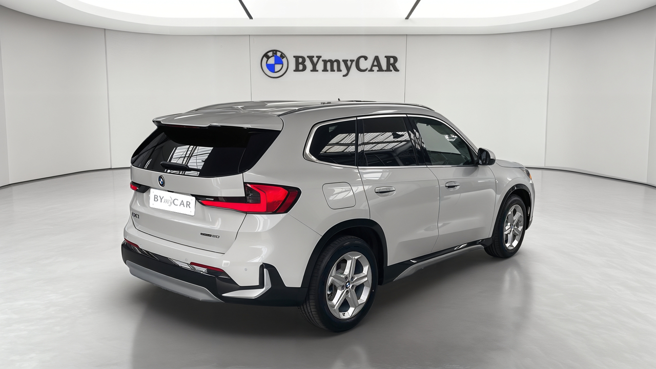 BMW iX1 eDrive20 — photo 5