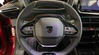 Peugeot 2008 e-2008 156ch GT — photo 13