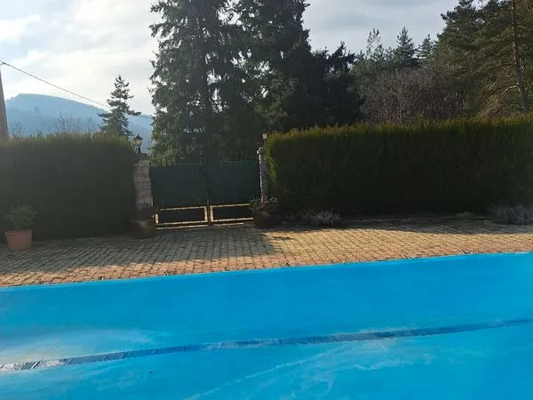 A saisir Maison 200 m2 et terrain 18 ha au prix de 299000