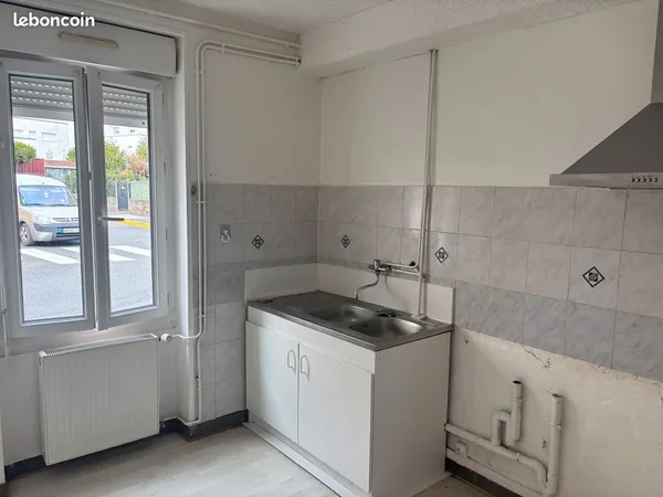 SAINT YORRE MAISON T3 + GRANDE GRANDE + TERRAIN 853m2