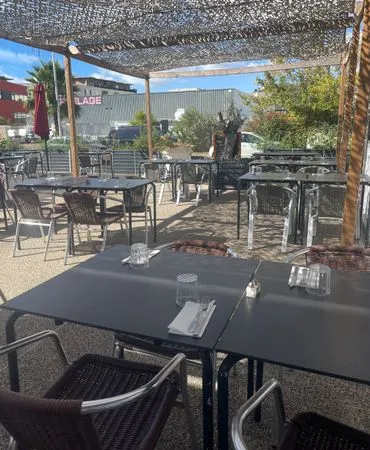 Fond De Commerce Restaurant