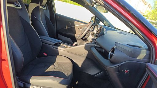Toyota C-HR 2.0 VVT-i 225 Hybrid CVT - GR Sport – 2025 – 12475 km – Hybride rechargeable – Boîte Automatique — photo 12