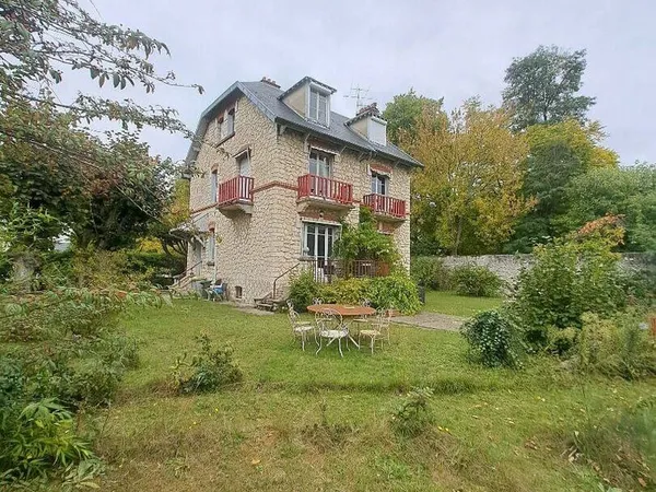 Maison 8 pièces 181 m²