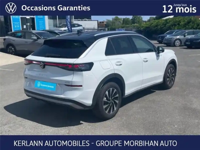Volkswagen T-Roc 1.5 etsi evo2 hybrid 150 ch dsg7 — photo 22