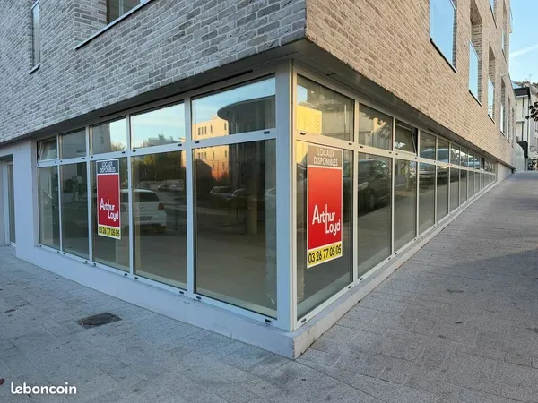 Local commercial 259 m²