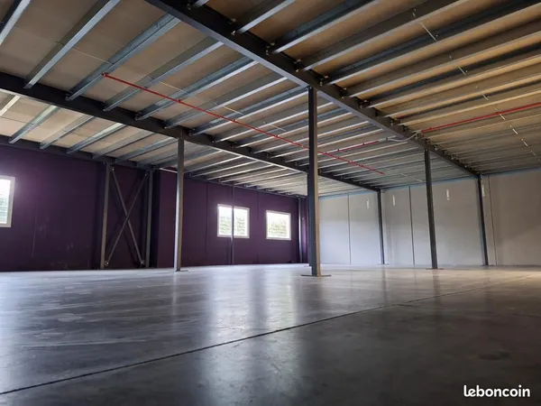 Local industriel 115 m²