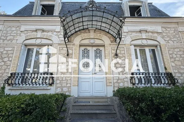 Maison Location Luisant 6p 121m² 1561€