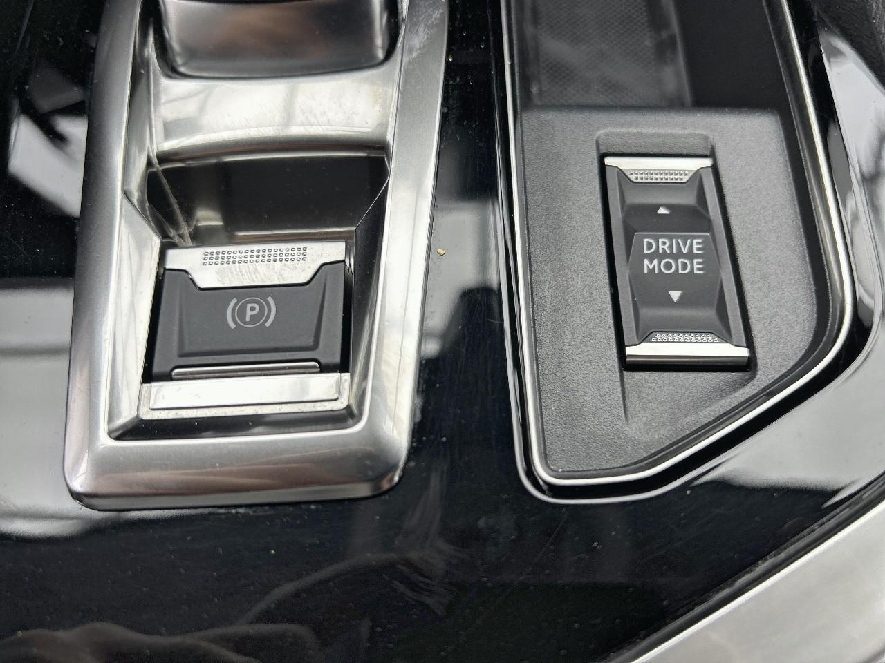 Peugeot 3008 hybrid 225 e-eat8 allure pack — photo 18