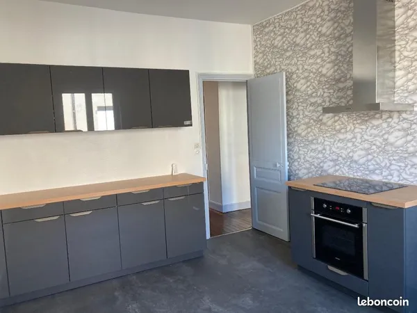 Appartement T3 - 81 m² - Dun-sur-Meuse