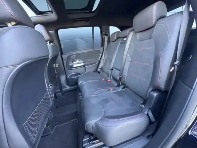 Mercedes Glb 200 d amg line — photo 16