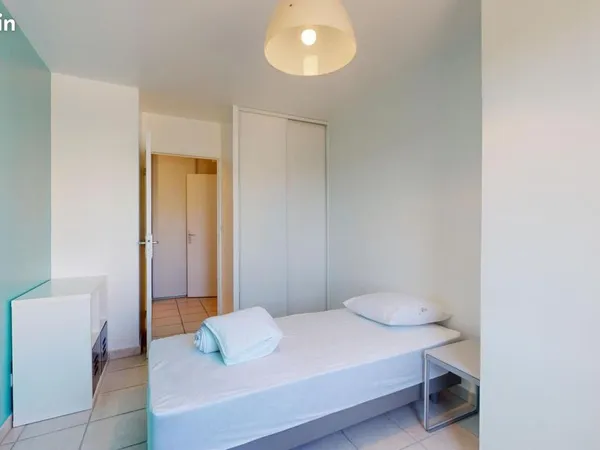 Chambre 4 pièces 55 m²