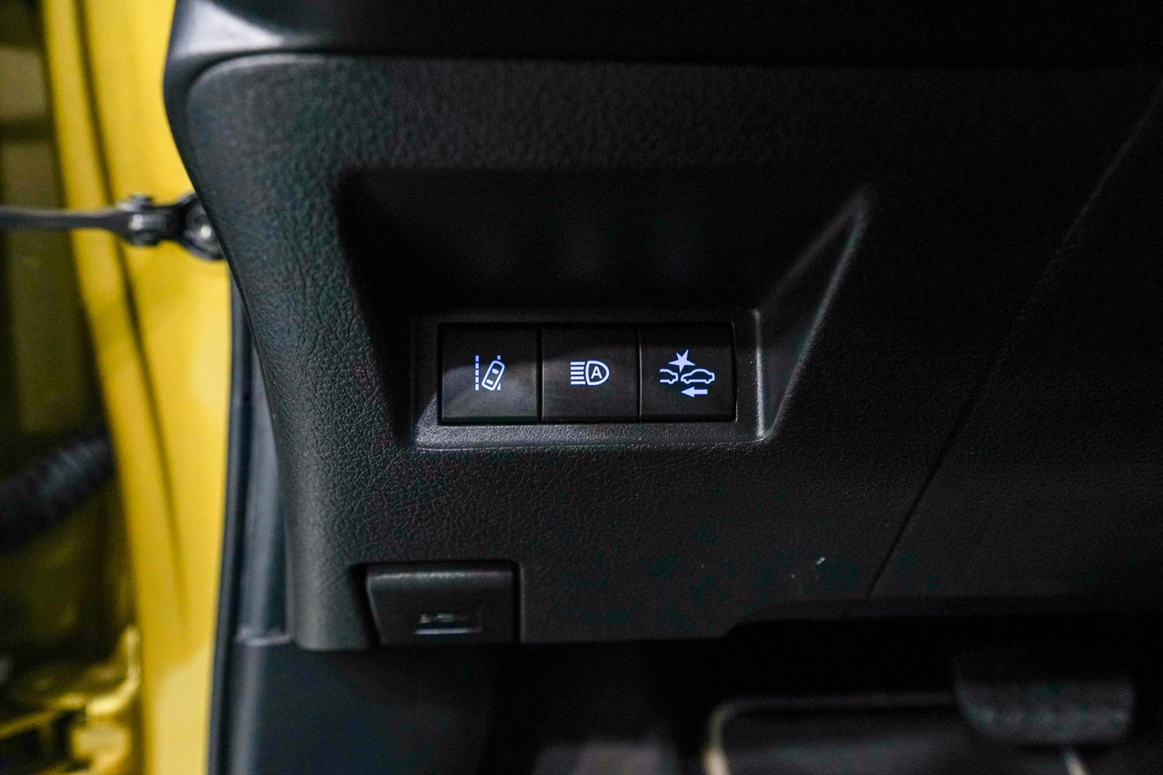 Toyota Yaris 3 — photo 24