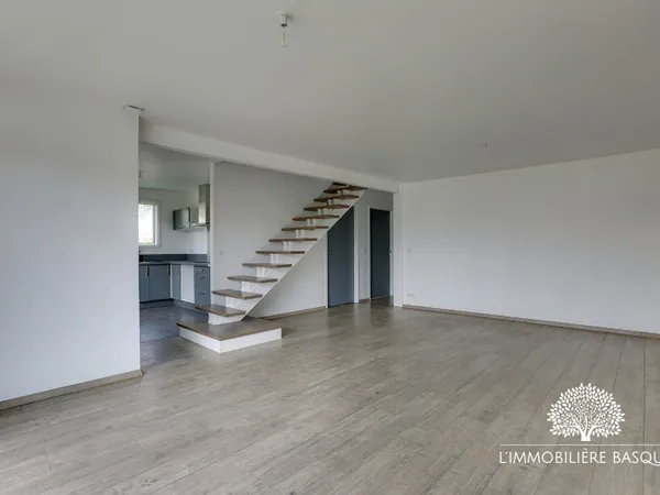 Maison récente au calme à Bassussarry limite Arcangues, proche