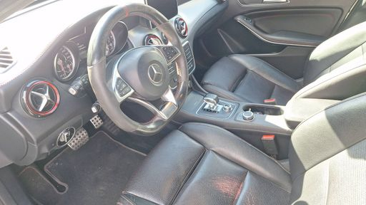 Mercedes Classe GLA 45 AMG 381 4Matic 7G-DCT - AMG – 2016 – 169214 km – Essence – Boîte Automatique — photo 11
