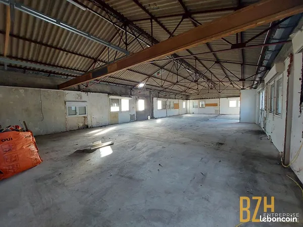 Local 250 m² CAUDAN