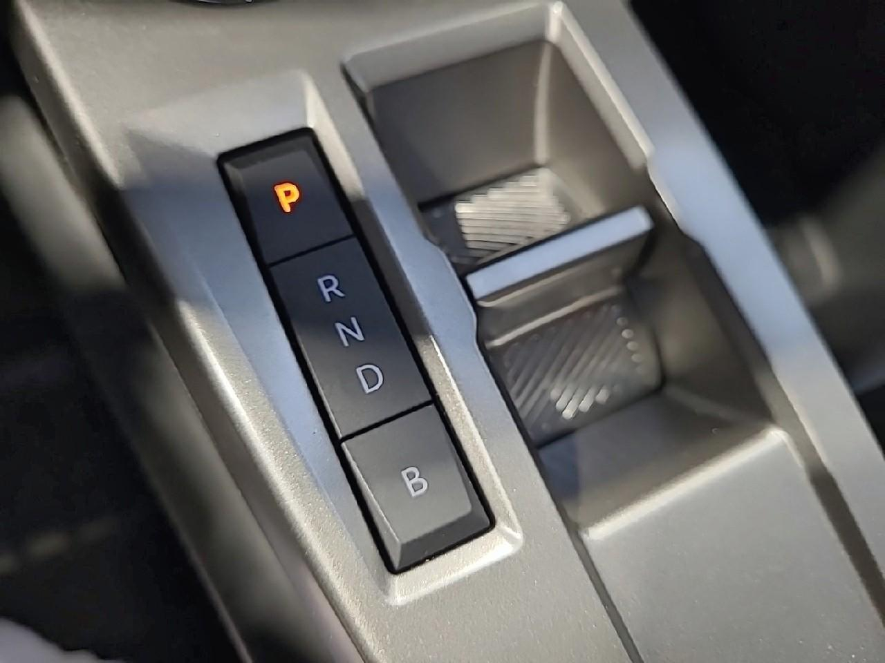 Peugeot 408 phev 225 e-eat8 allure pack — photo 17
