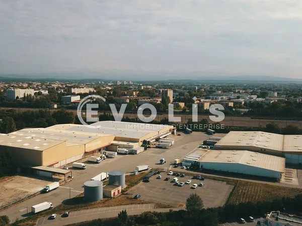 3 590 m² A LOUER - 3 590 m² non divisibles