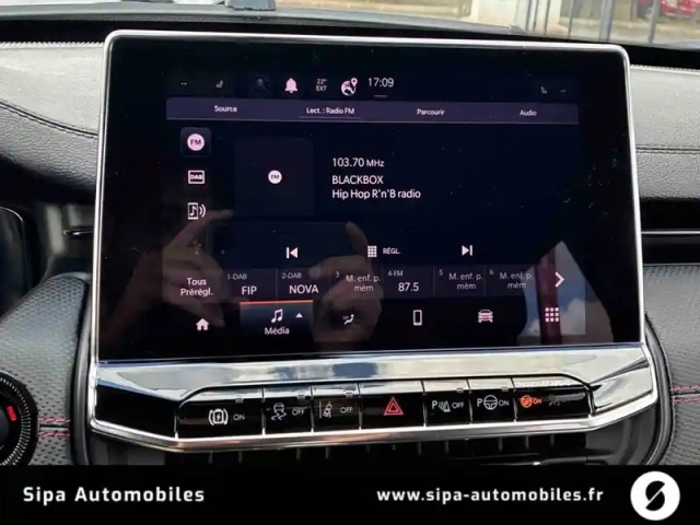 Jeep Compass 1.3 phev t4 240 ch 4xe eawd — photo 24