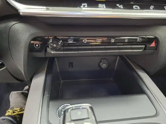 Citroën C5 Aircross hybride rechargeable 225 s&amp;s e-eat8 — photo 46