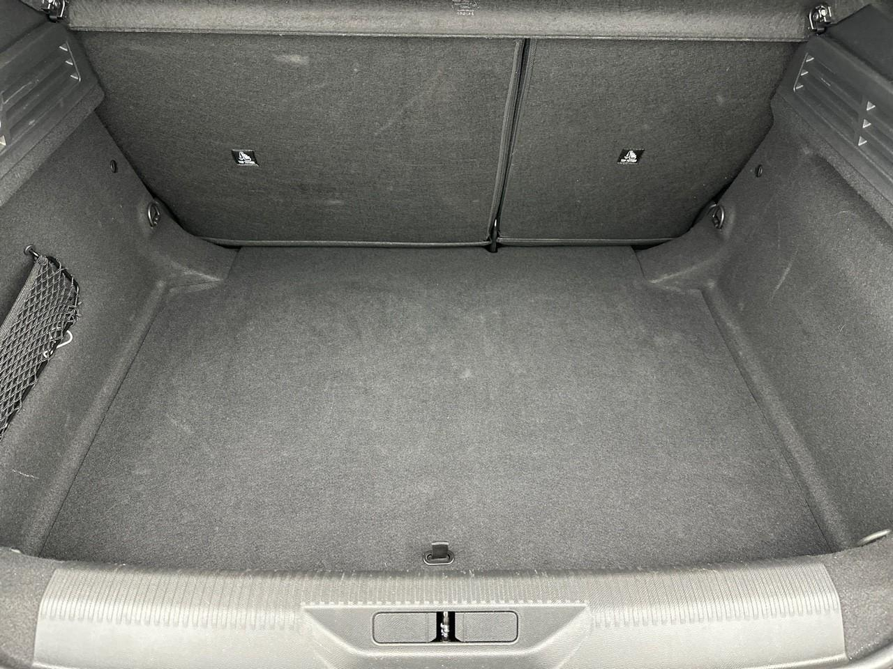 Peugeot 308 hybrid 145 e-dcs6 allure — photo 8