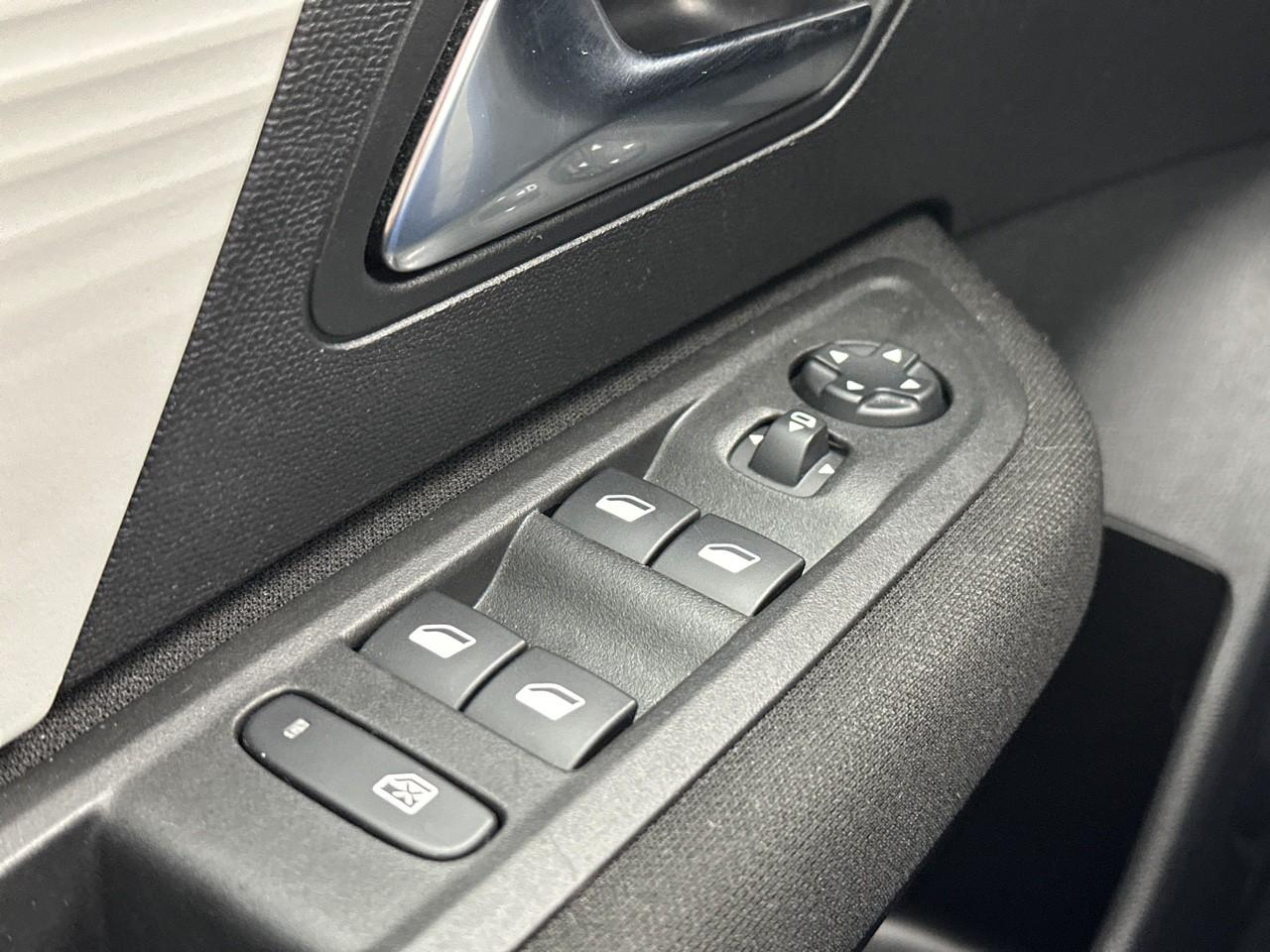 Citroën C4 X hybride 145 ch e-dcs6 plus — photo 15
