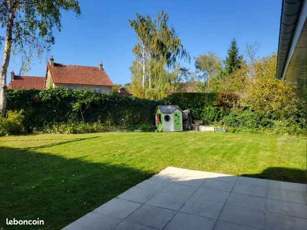Maison familiale 6 pièces - 133 m² - Centre Auffargis - 399 000