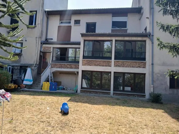 Maison 16 pièces 379 m²