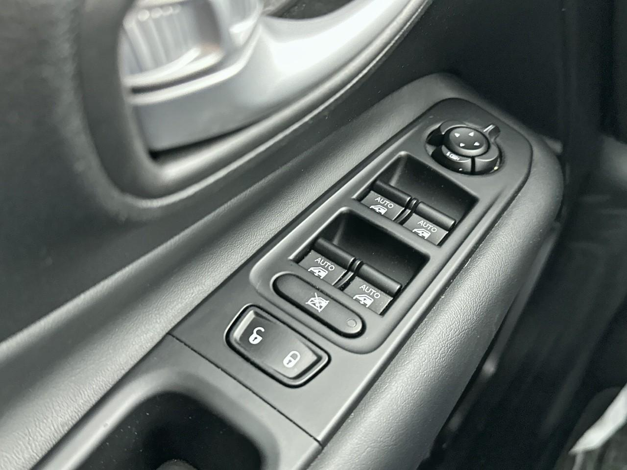Jeep Renegade 1.5 turbo t4 130 ch bvr7 e-hybrid summit — photo 15