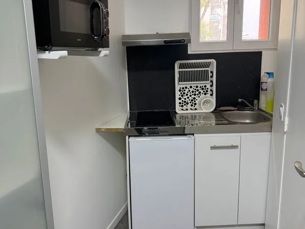 Appartement Location Saint-Denis 1p 13m² 700€