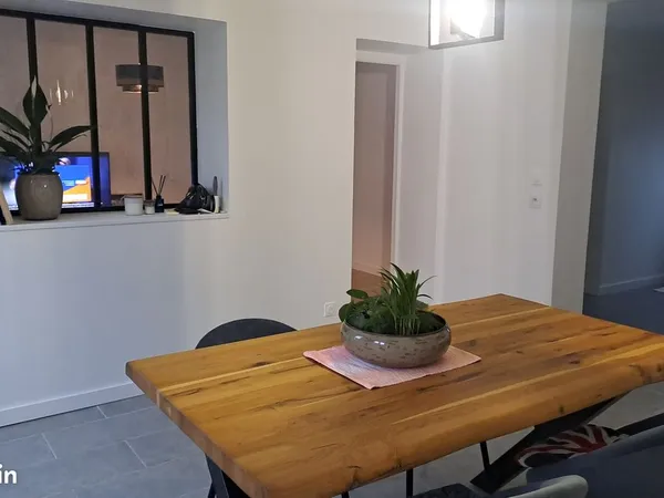 Chambre à louer dans maison refaite à neuf avec jardin