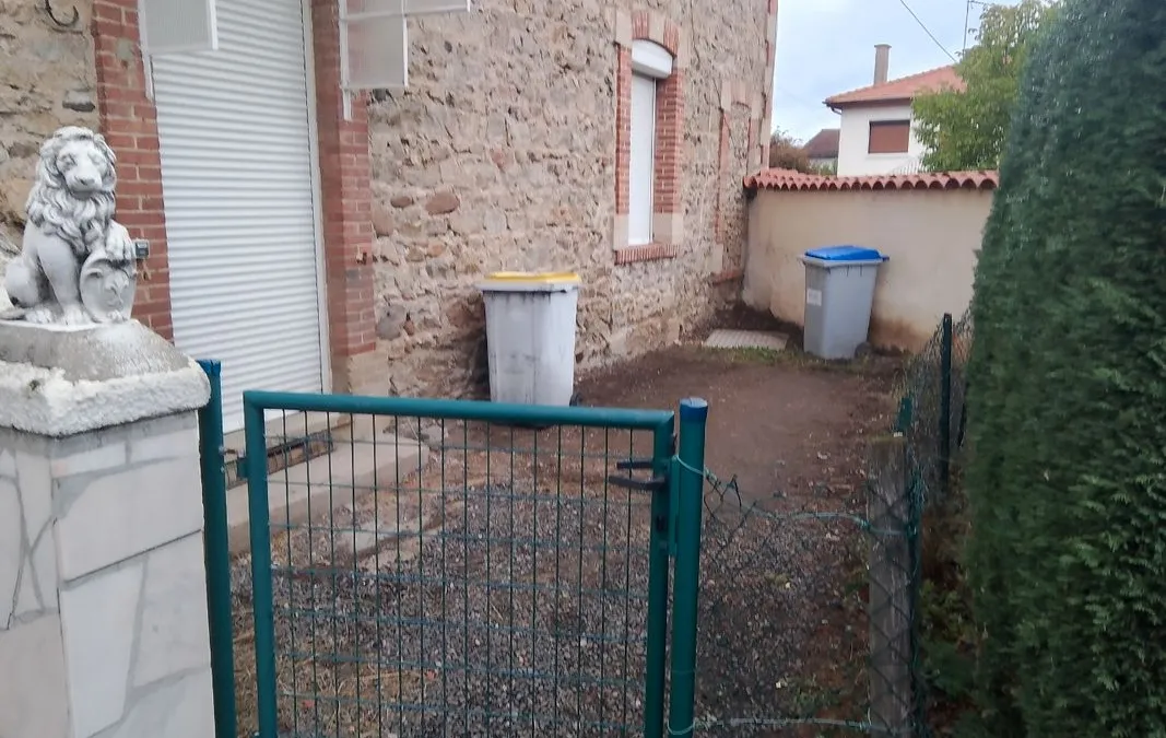 Photo 1