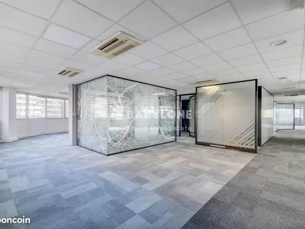 Bureaux 1 682 m²