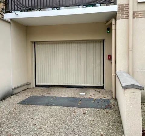 Parking à louer proche de la gare dans sous sol de reidence sécurisée