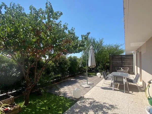 T3 MEUBLÉ HAUT DE GAMME - 70 m² + JARDIN 80 m² + 2 PARKINGS - AIX-EN-PROVENCE