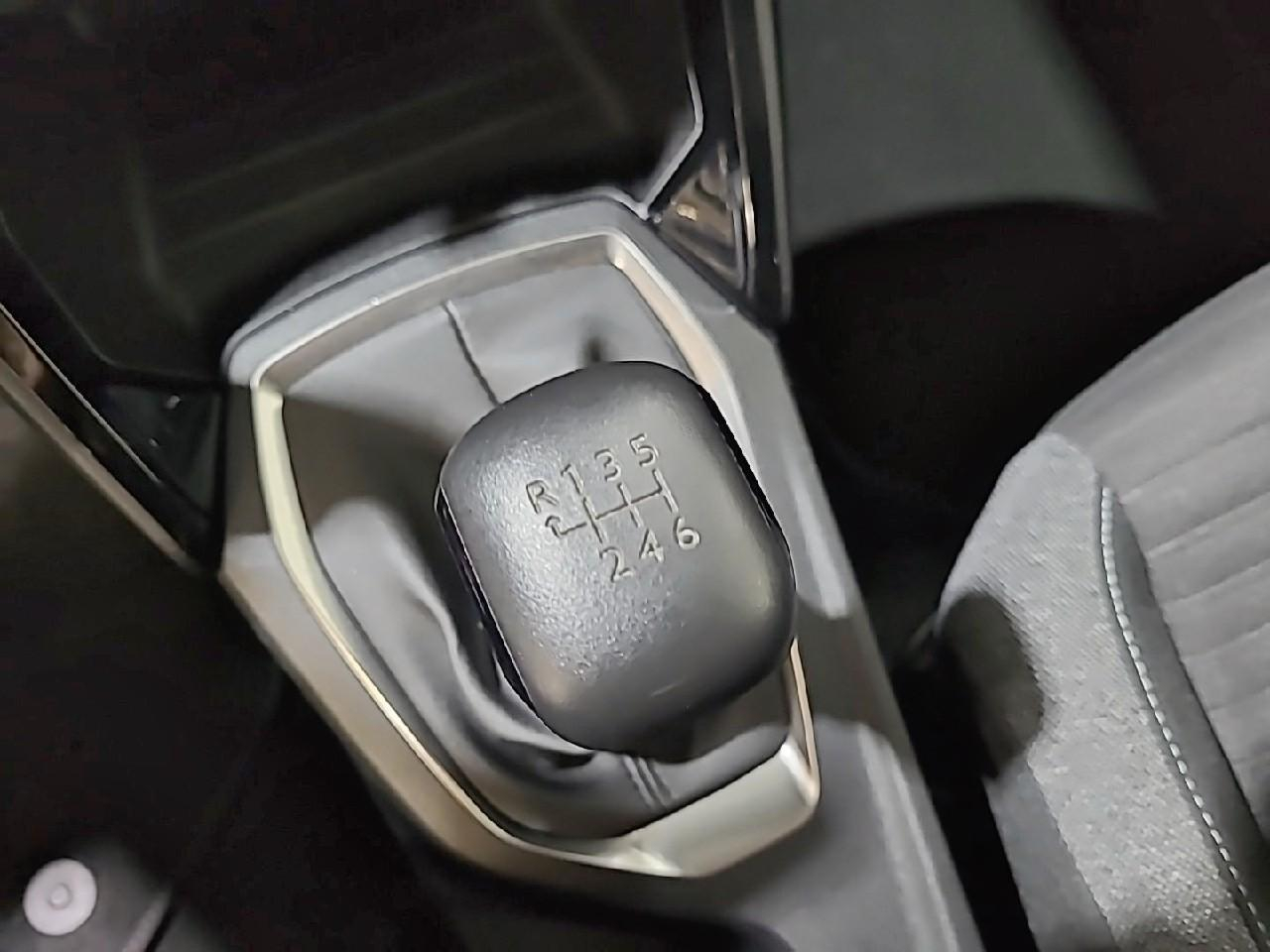 Peugeot 2008 puretech 100 s&s bvm6 style — photo 19