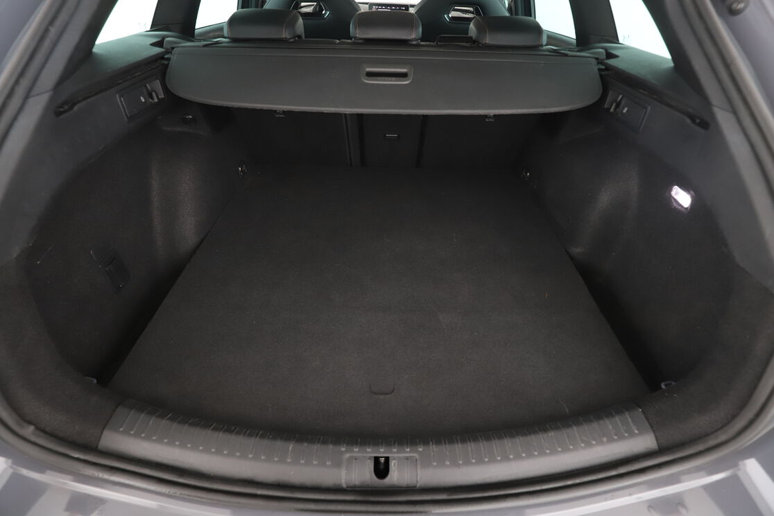 Cupra Leon Sportstourer 1.4 e-Hybrid DSG6 — photo 16