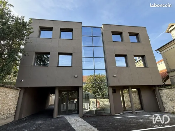 Bureaux 170 m² MELUN