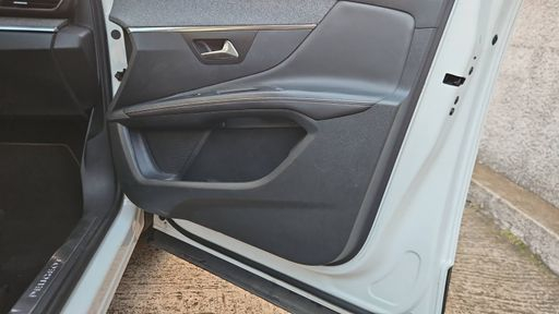 Peugeot 3008 1.2 PureTech 130 EAT6 - GT Line – 2018 – 88127 km – Essence – Boîte Automatique — photo 31