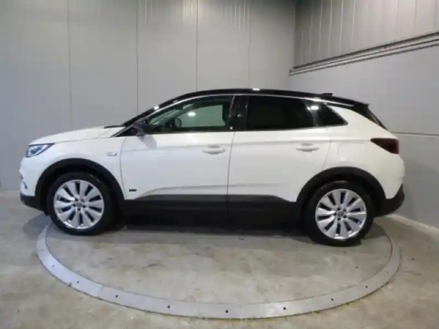 Opel Grandland X hybrid4 300ch ultimate — photo 8
