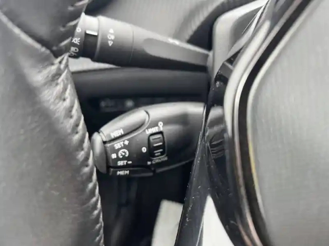 Peugeot 208 puretech 100 s&amp;s bvm6 — photo 42