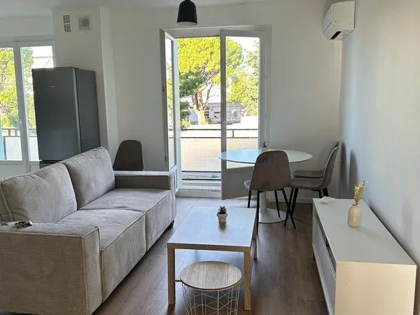 Chambre meublée en colocation T5 de 99,59 m² entièrement rénovée