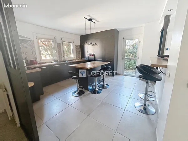 Maison 5 pièces 140 m²