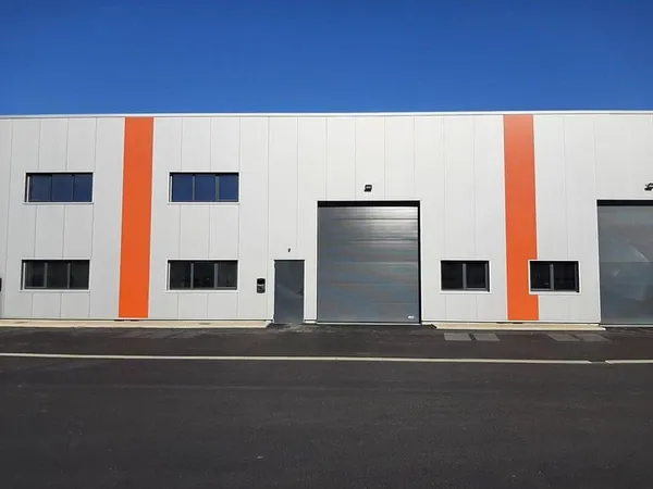 Local d'activité 331 m²