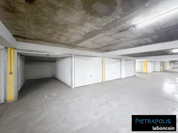 Parking/box 13 m² Villeurbanne