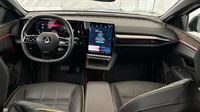 Renault Mégane E-Tech Electric EV60 220ch Iconic super charge — photo 11