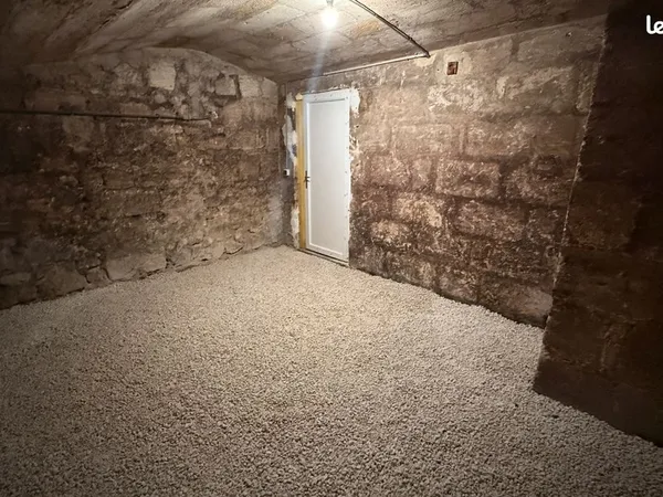 Bordeaux triangle d'or - caves saines et sécurisées à louer