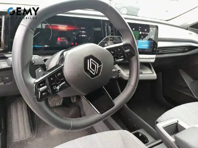 Renault Megane e-tech ev40 130ch standard charge — photo 13